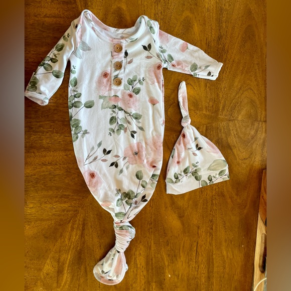 Caden Lane Pajamas Caden Lane Dusty Rose Garden Knot Gown And Hat Set 3 Months Poshmark